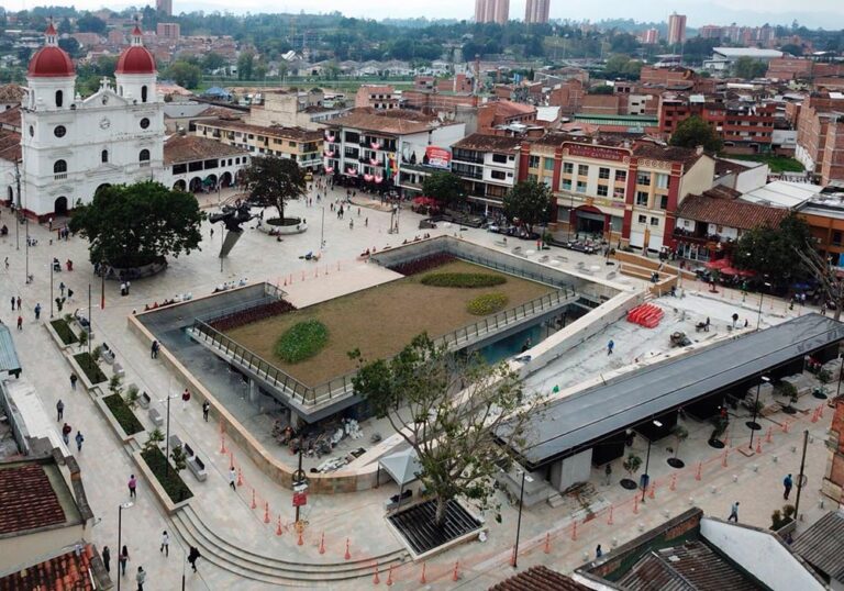 Edeso_Plaza_de_la_Libertad_panoramica_09